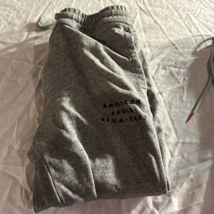American eagle joggers men’s small